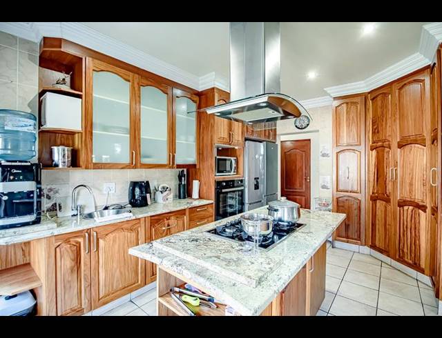 3 BEDROOM HOUSE FOR SALE IN ZAMBEZI COUNTRY ESTATE